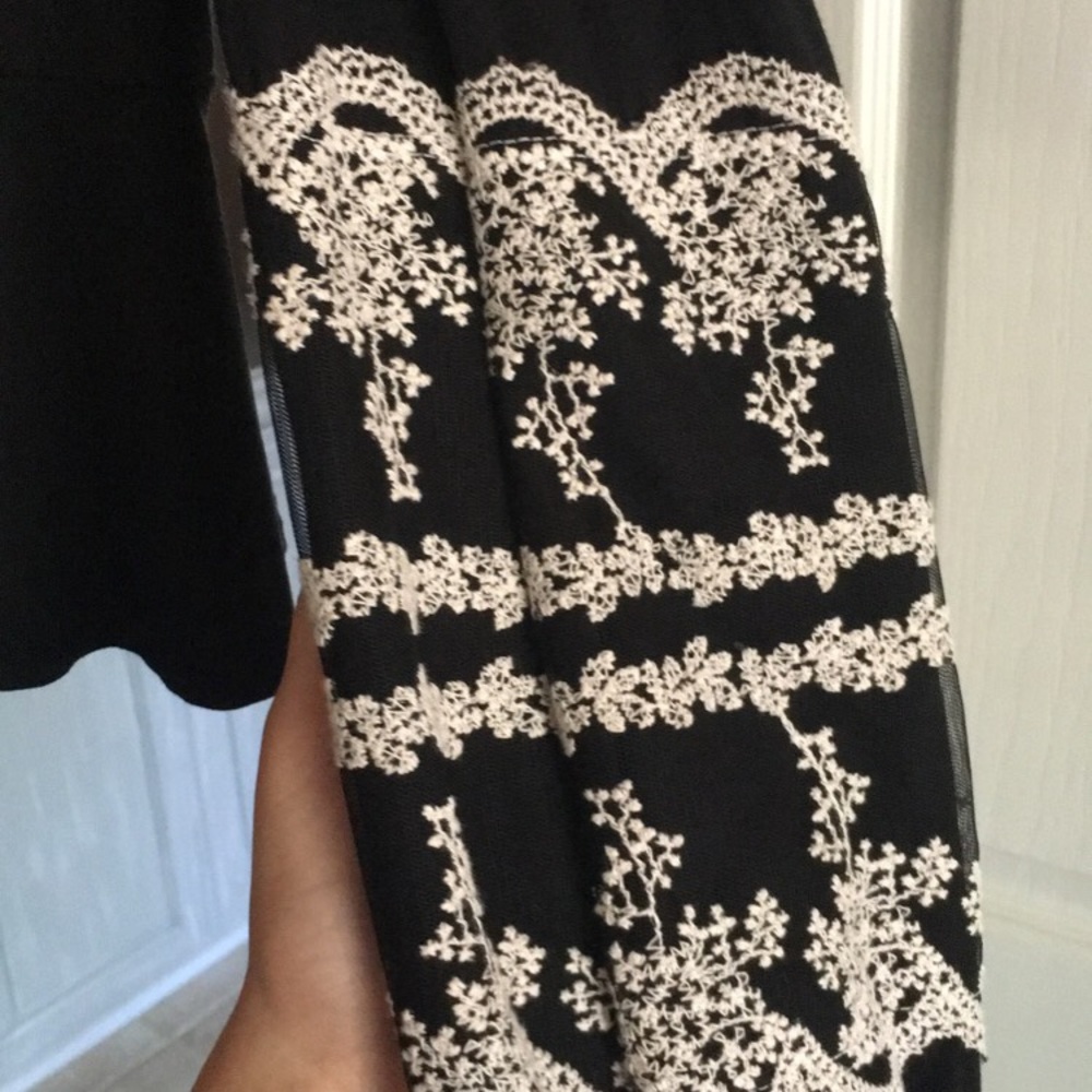 Blouse - Picture 2 of 3